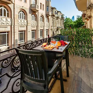 4* Hotel Lacasa Nizami Street